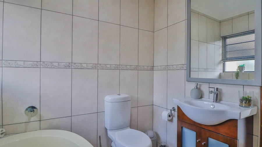 5 Bedroom Property for Sale in Dana Bay Western Cape